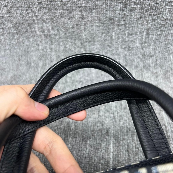 100% Authentic Dior Leather Hand Bag - Picture 14 of 16